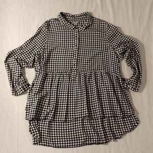 Black and White high/low 2XL shirt